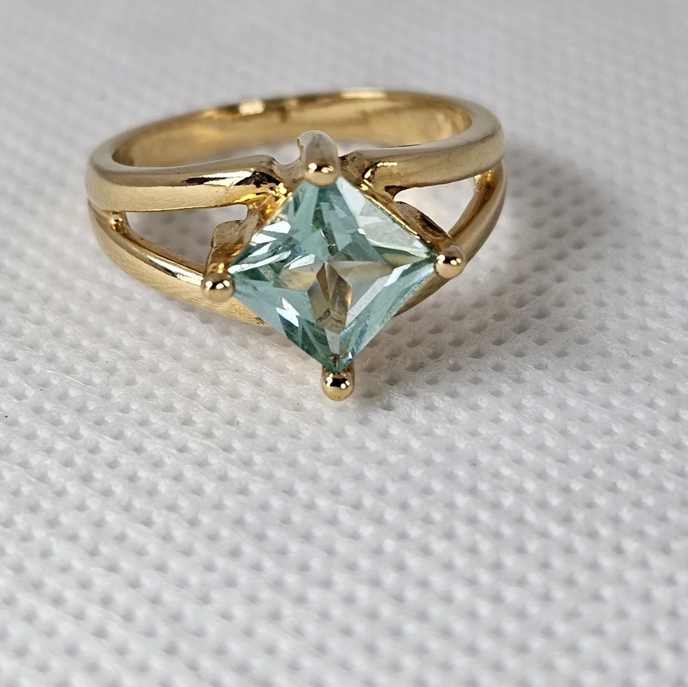 Incredible Lab Created Green Spinel Ring in 18K over Sterling Silver! Sz 7! - Picture 4 of 8